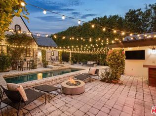 807 N Mansfield Ave, Los Angeles, CA 90038