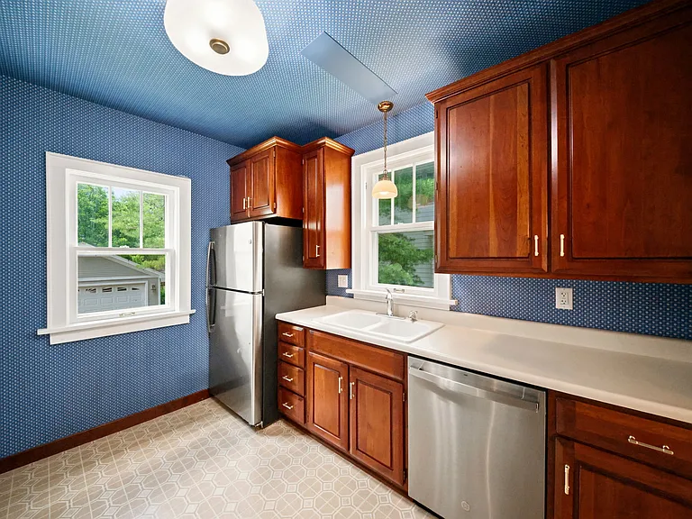 1110 N Wheaton Ave — Photo 10