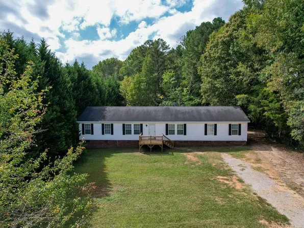 1018 Dooley Dr, Charlotte, NC 28227