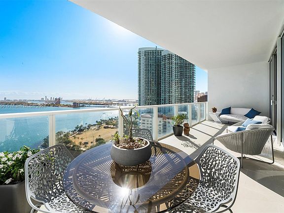 5th image of 2020 N Bayshore Dr APT 2207