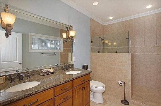 5th image of 950 Village Way #358