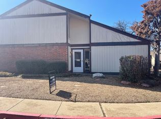 1928 Three Stars Rd, Edmond, OK 73034