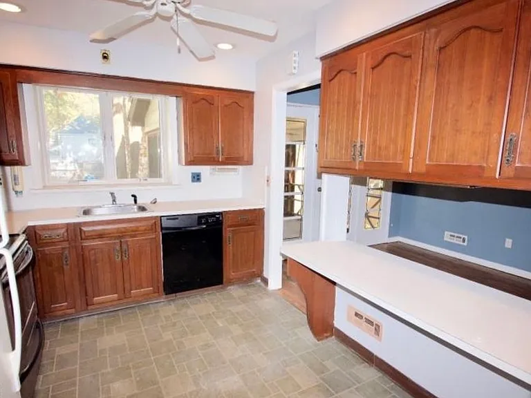 1425 Boynton Ave — Photo 8