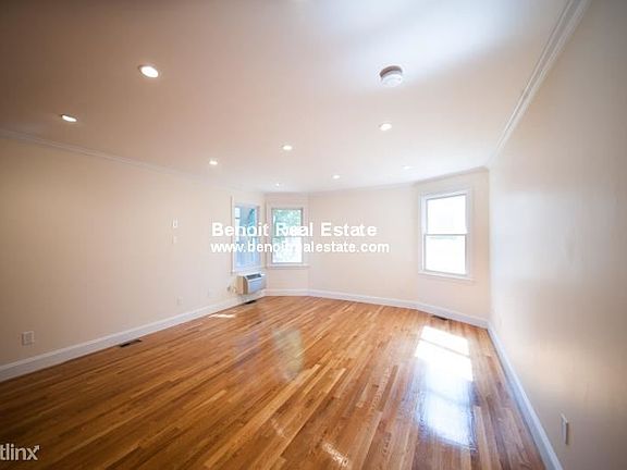 275 walden 8