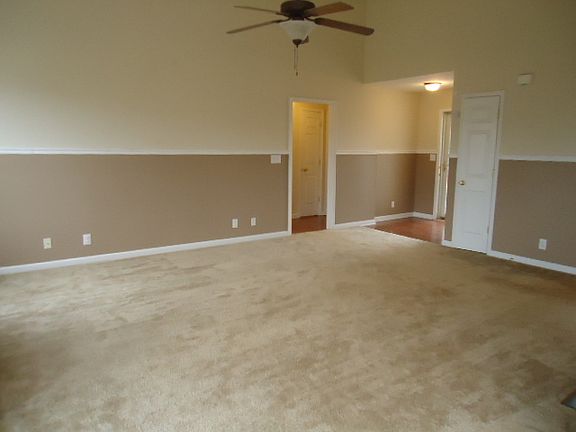 3rd image of 239 Harold Dr