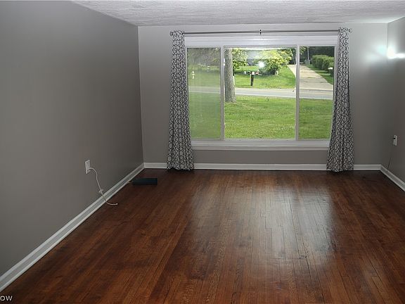2nd image of 1087 Krumroy Rd