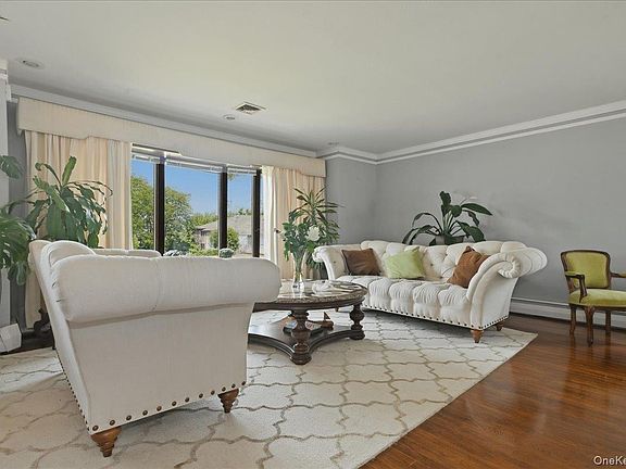 4th image of 844 Park Lane