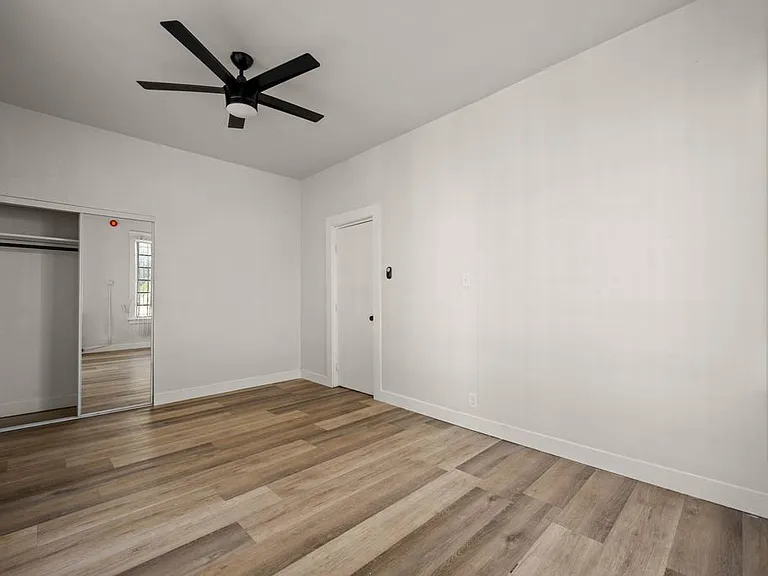 1142 West 17th Street — Photo 13
