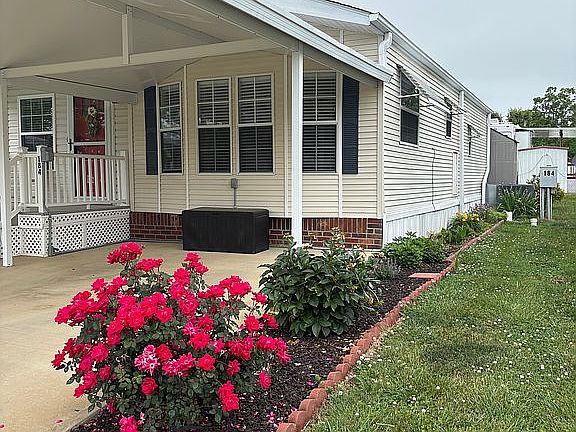 3rd image of 140 Jaymar Park Dr #184
