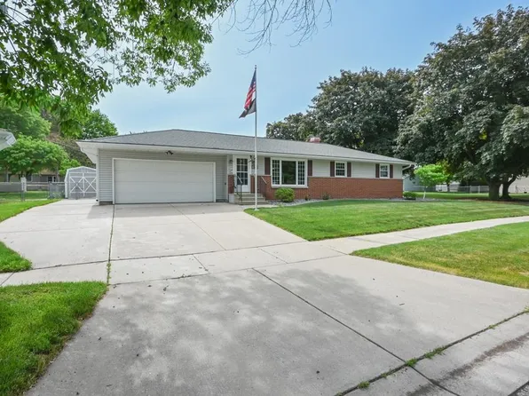 318 Westplain Dr, Green Bay, WI 54303