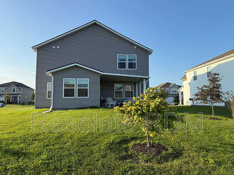 33 Hollister Way — Photo 4