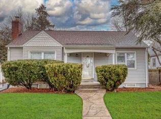 143 Bay Ave, Hicksville, NY 11801