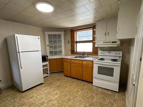 4th image of 317 Saint John St Floor 2