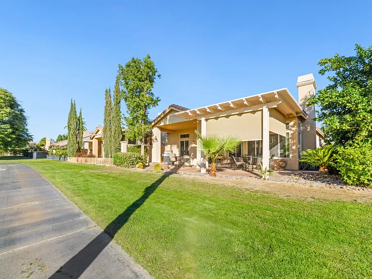 48861 Heifitz Dr — Photo 36