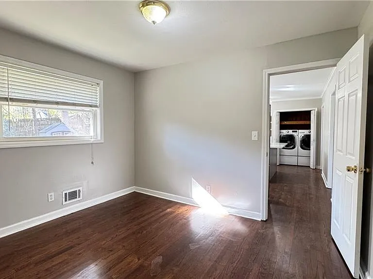 552 Sybil Ln SE #A — Photo 17