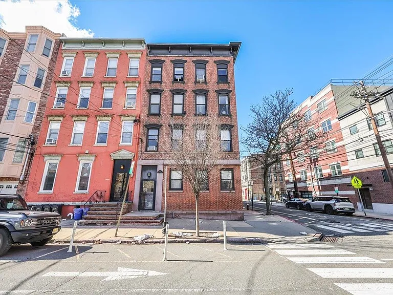 132 Adams St #2 — Photo 1
