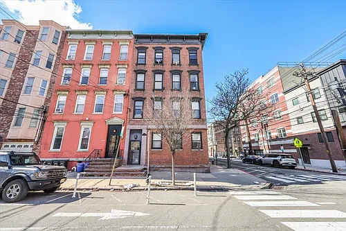 132 Adams St Photo 1