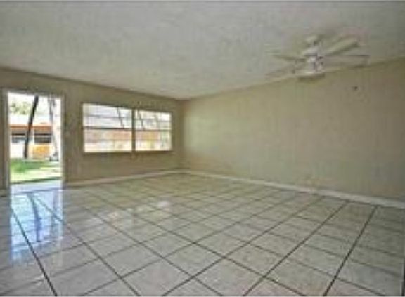 4th image of 203 SW 1st Ct