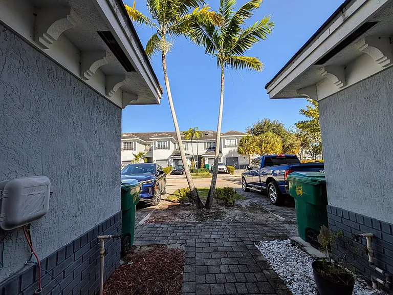 3484 NW 13th St — Photo 34