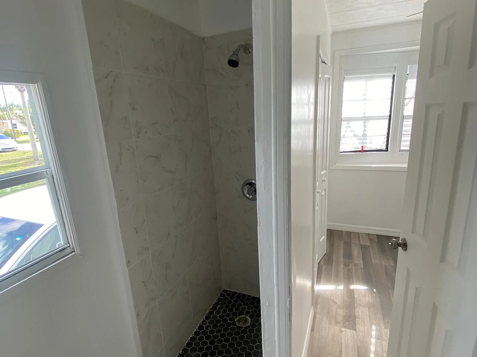 3 bed, 1200 sqft, $2,100 — Photo 4