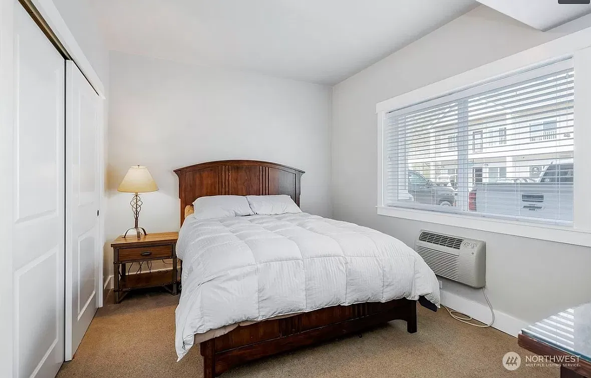 23772 Crescent Bay Dr NW — Photo 3