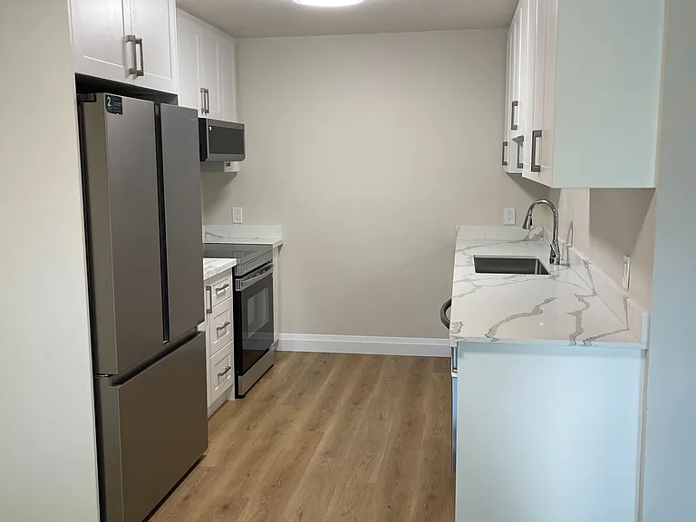 114 Bartlett St — Photo 6