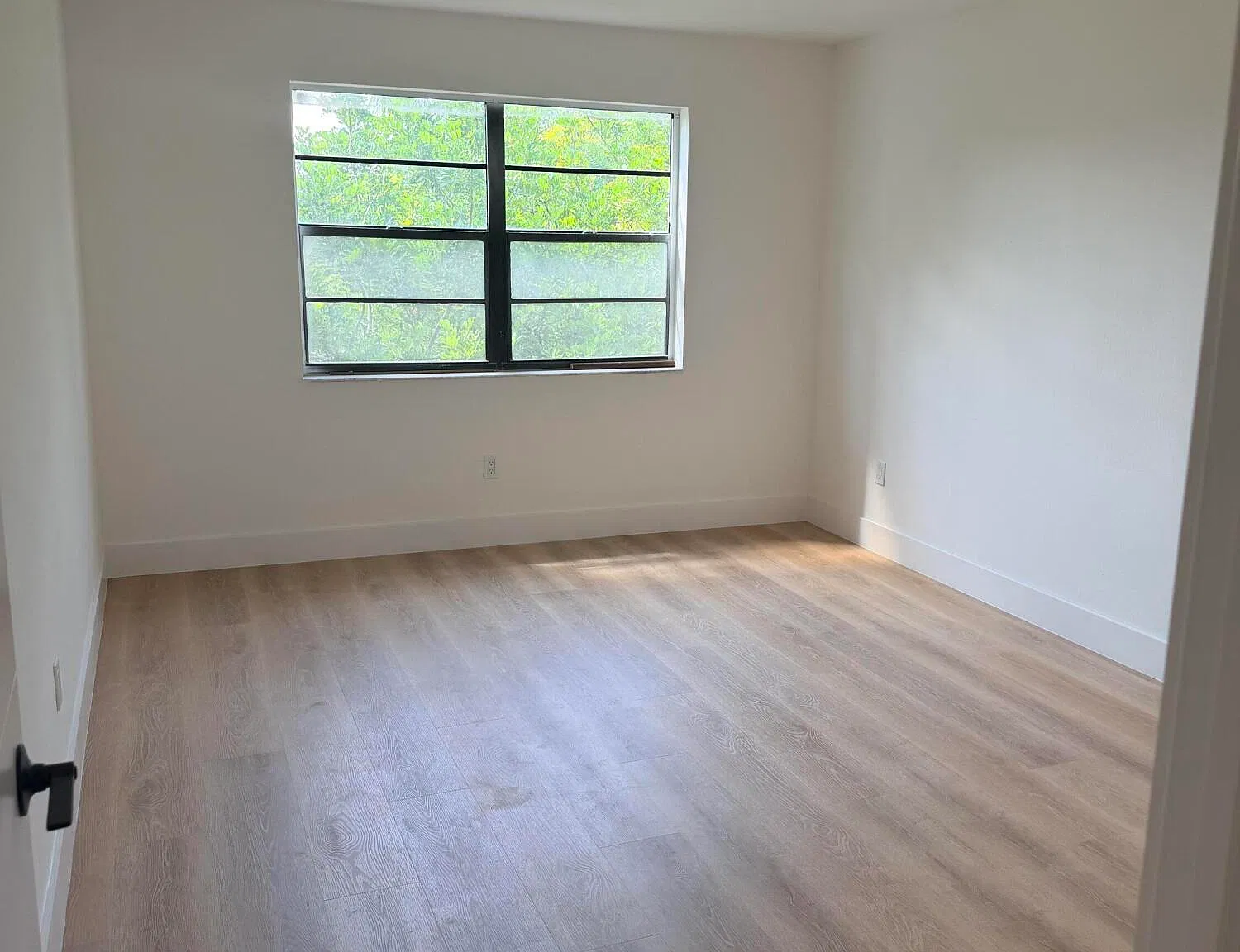 1 bed, 1.0 bath, 670 sqft, $2,100 — Photo 3