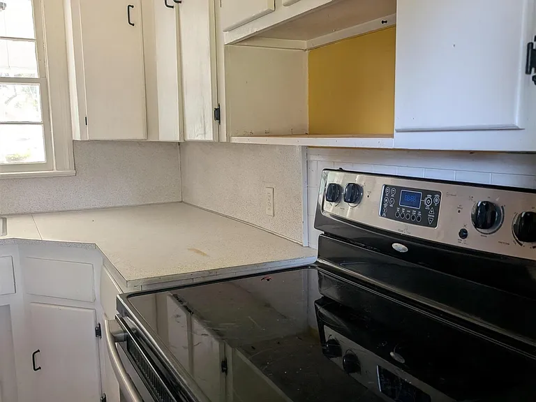 313 Burgin Ave — Photo 12