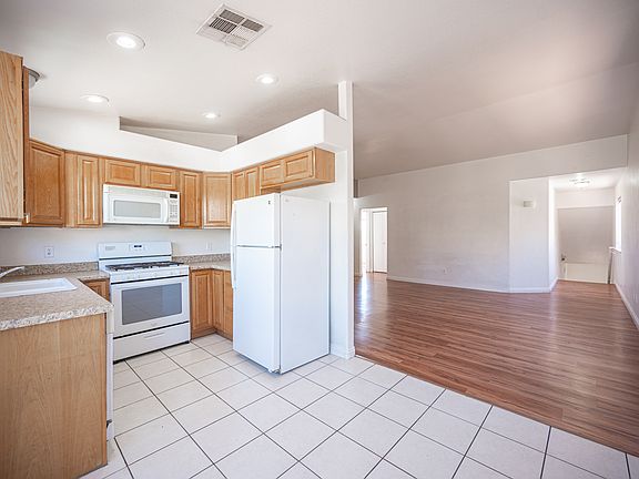 5th image of 8012 Cetus Cir Unit 201