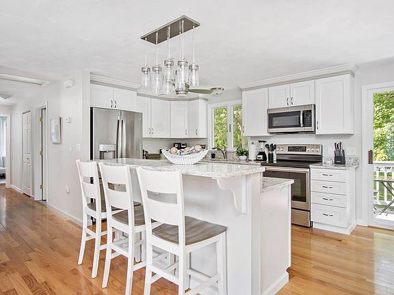 3rd image of 21 Anna Olivo Ct