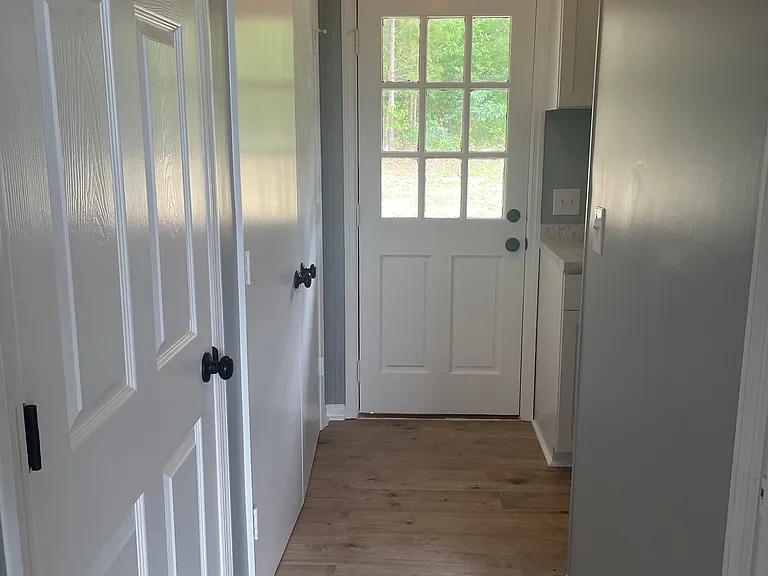 2192 Hillcrest Dr — Photo 5