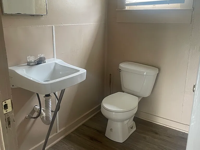 4397 Sullivan St — Photo 8