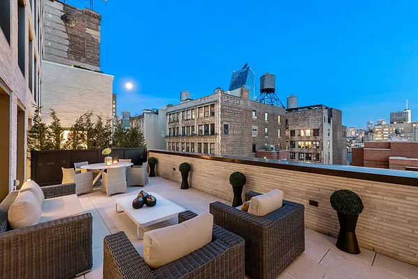 Sold by Nest Seekers International | media 14