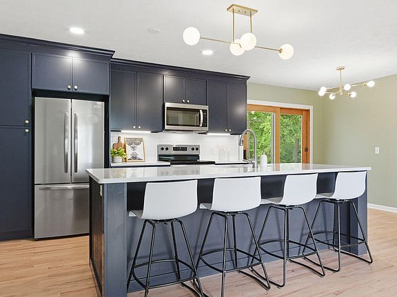 2nd image of 2723 Braemore Rd