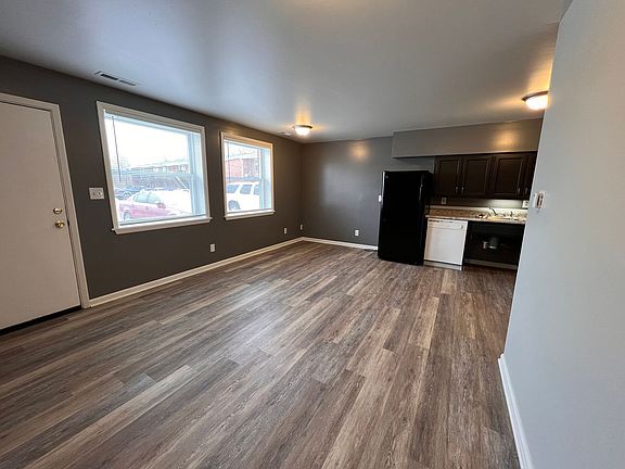 4th image of 599 E Temperance St #27