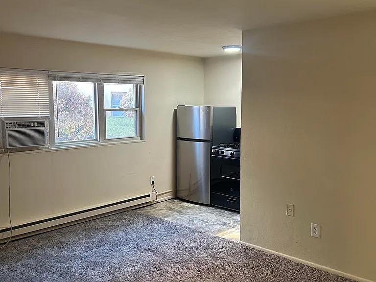 230 Ludlow Ave #4 — Photo 4
