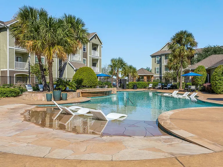 Stone Creek - Pool with Beach Entry