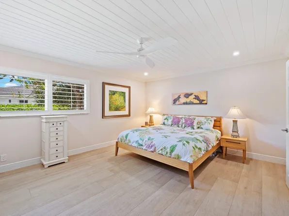 825 Canal Drive, Boynton Beach, FL 33435