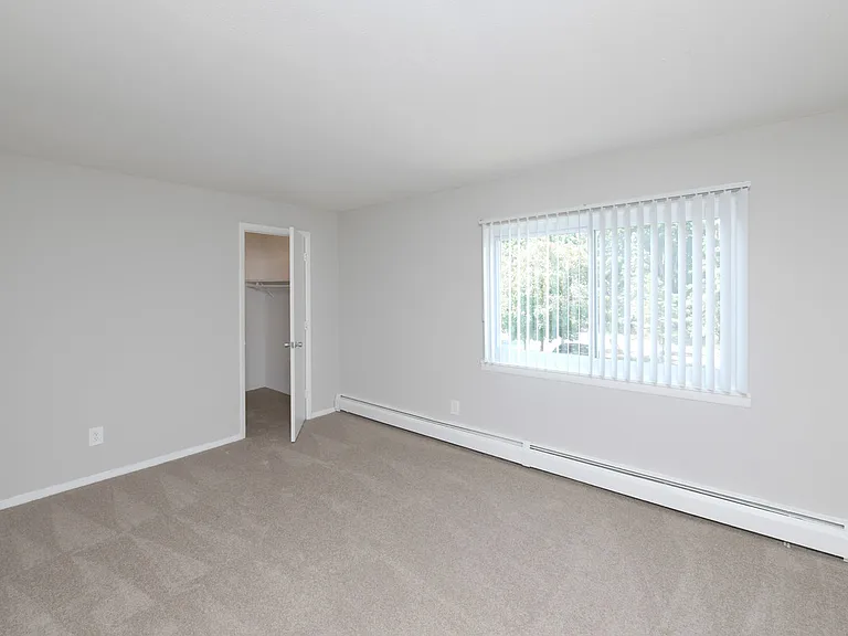 Bayside Country Club Apartments — Photo 56