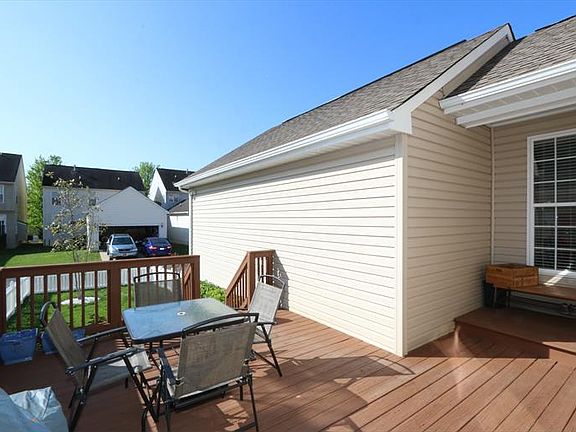 3rd image of 7237 Mariemont Cres
