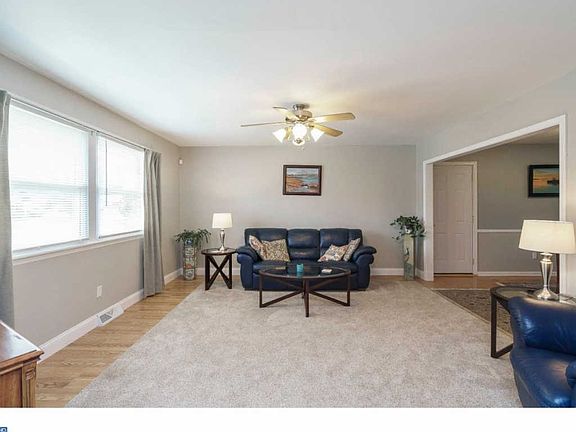 4th image of 816 Leeds Ln