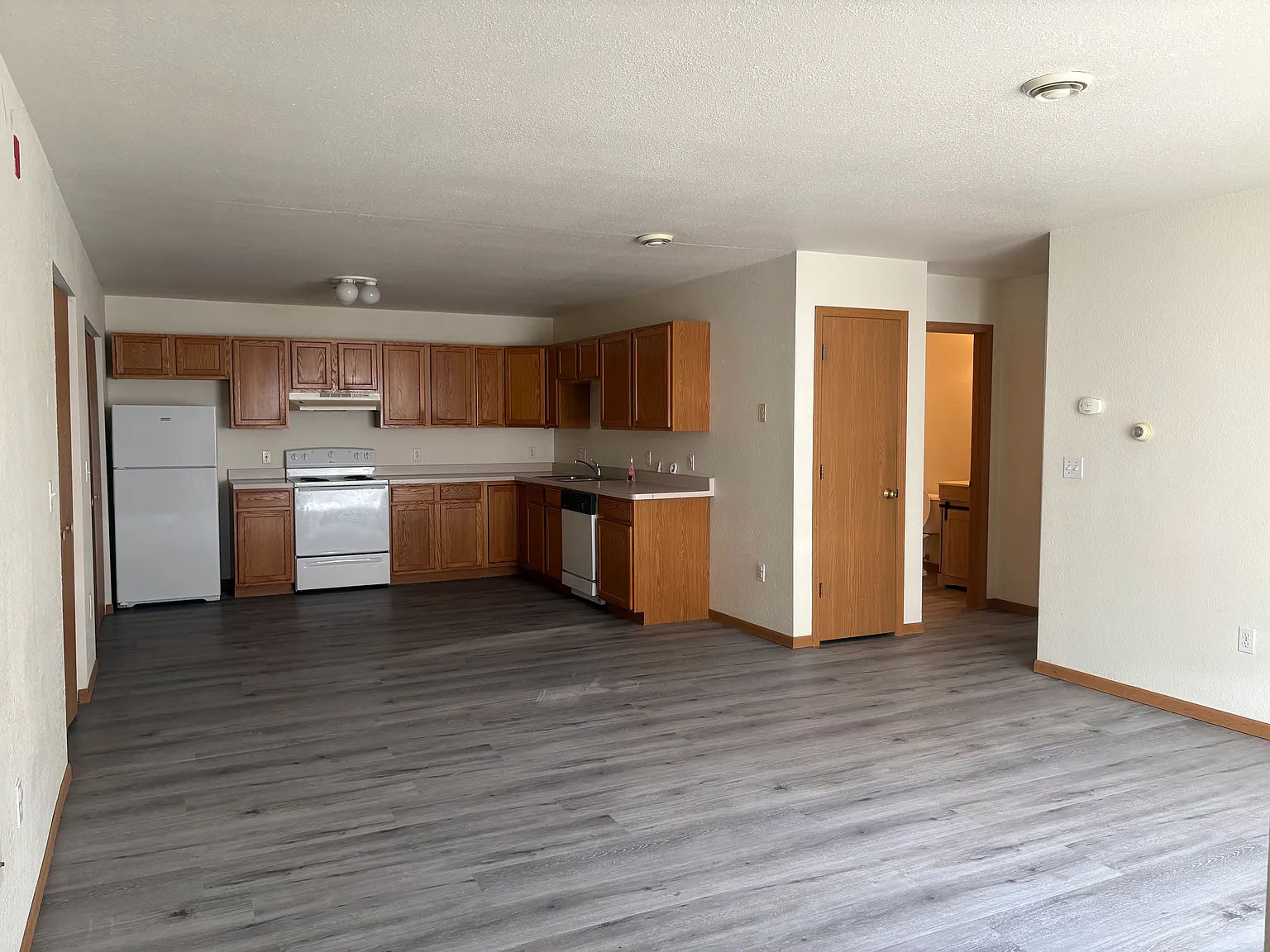 2 bed, 1083 sqft, $1,450 — Photo 1
