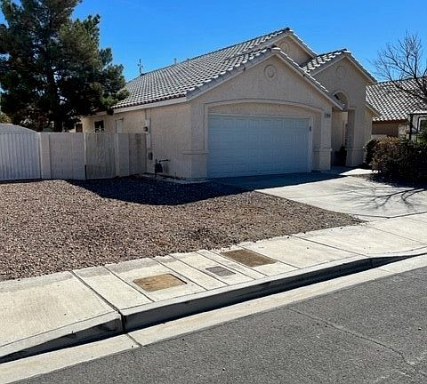 3rd image of 5816 Ivy Trellis St