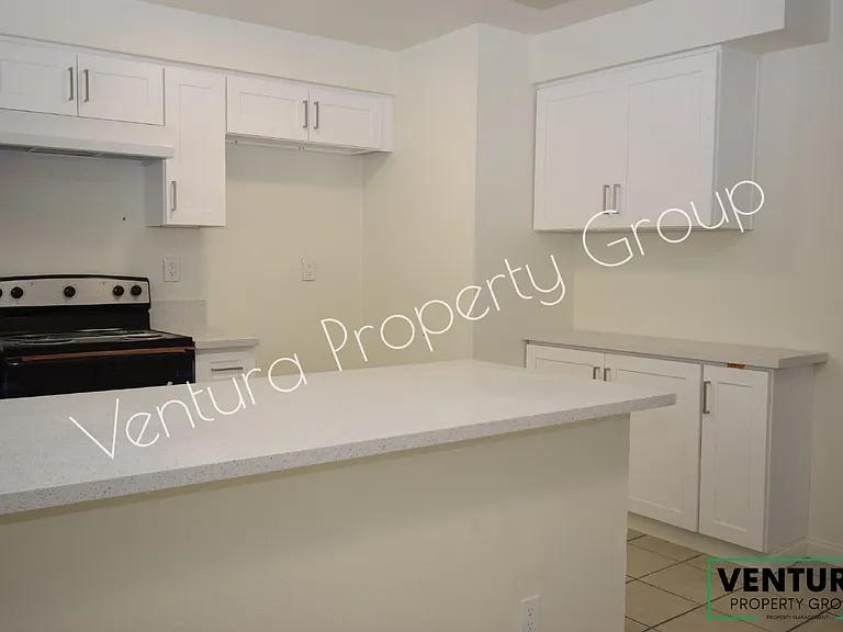3415 S A St #A — Photo 2