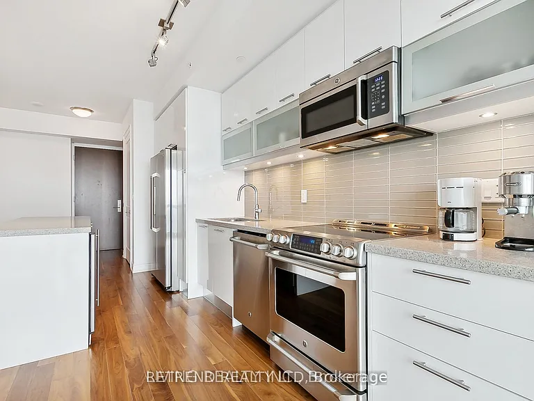 388 Yonge St #6505 — Photo 8