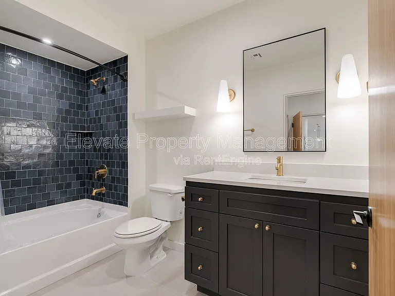 844 NW 43rd St #202 — Photo 27