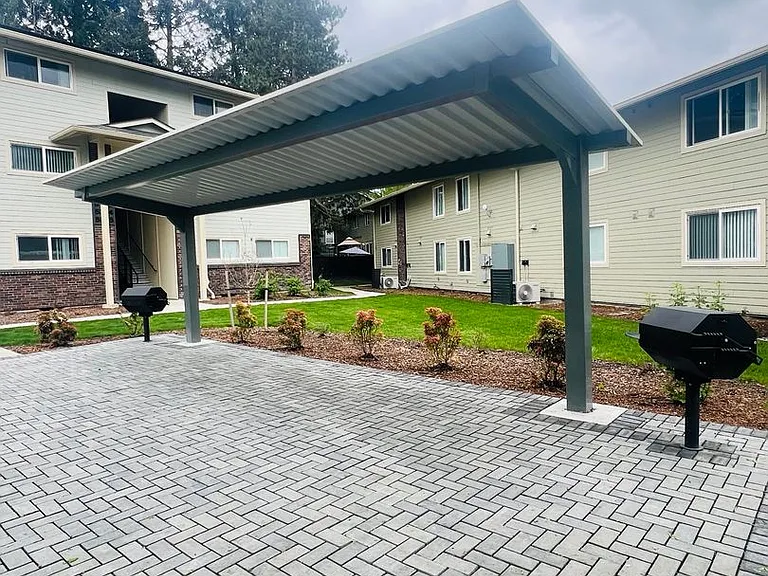 Cougar Creek Apartments — Photo 12