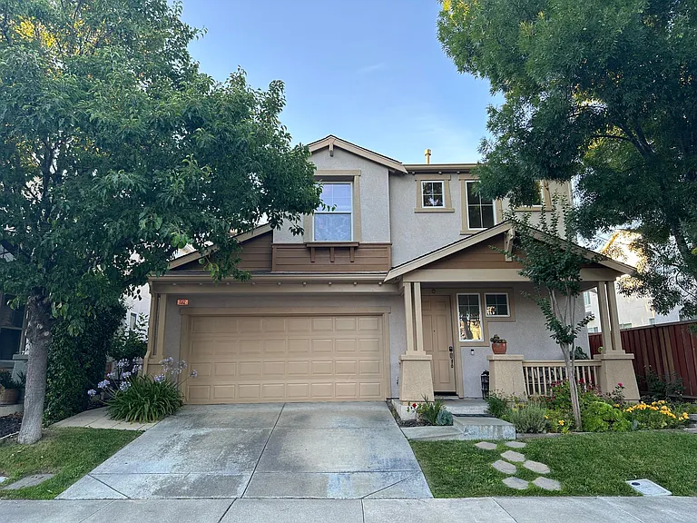 1512 Craiglee Way — Photo 1