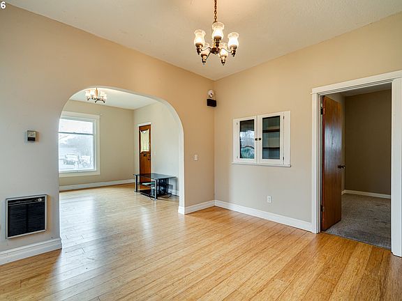 5th image of 2812 E Evergreen Blvd