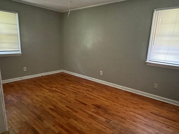 2nd image of 808 Monroe Ave